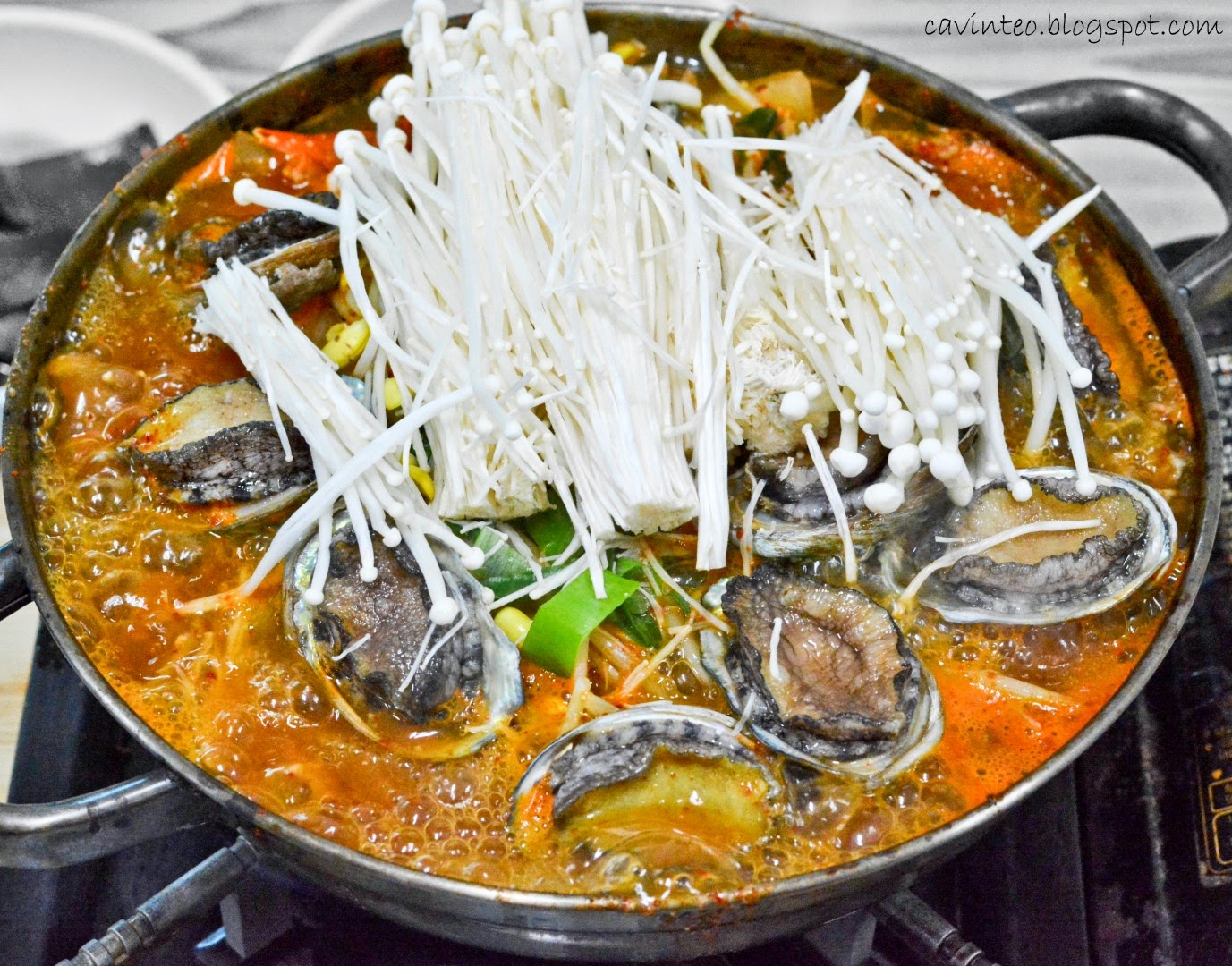 Entree Kibbles Abalone Porridge & Abalone Seafood Bowl 천지연토속 (Next to Cheonjiyeon Falls